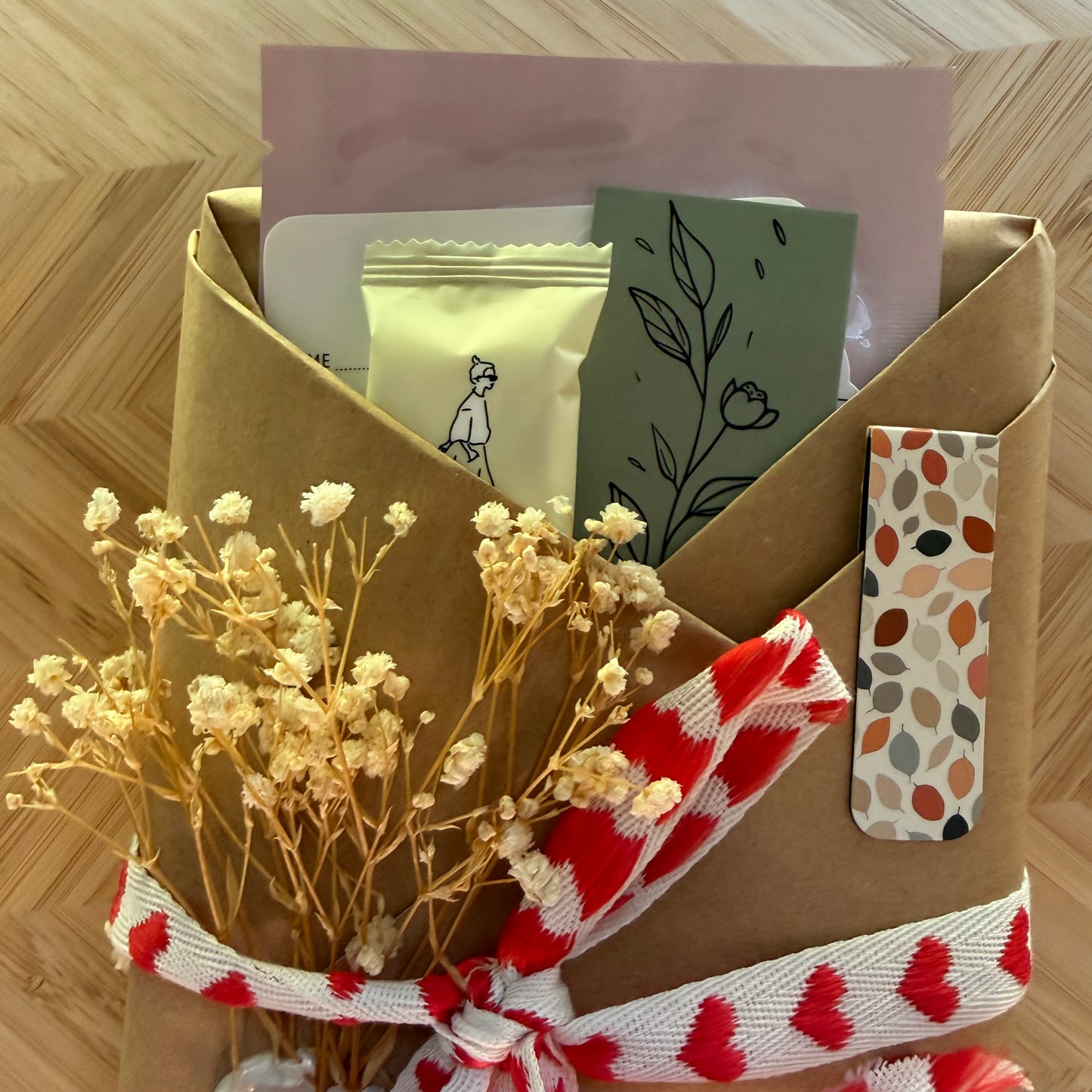 Salt & Spine - Blind Date with a Book